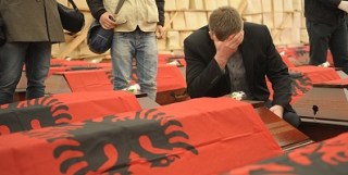 48 corps reviennent à la famille Bytyçi et Berisha après 15 ans (25 mars 2014)